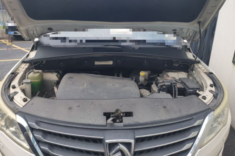 Used Baojun 560 2015 1.8L manual luxury version Engine Bay