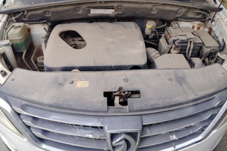 Used Baojun 560 2015 1.8L manual luxury version Engine Bay