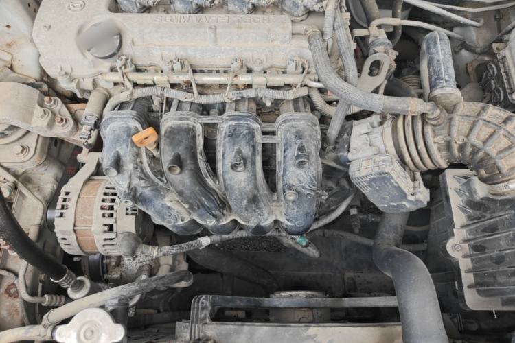 Used Baojun 560 2015 1.8L manual Comfort trim level Engine Bay