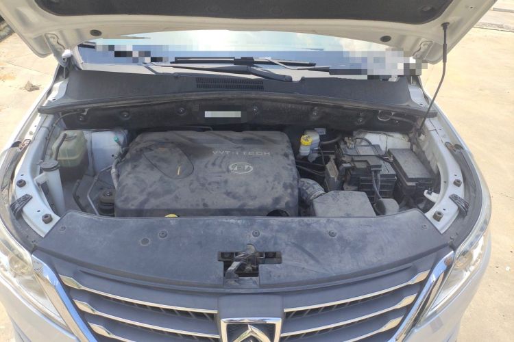 Used Baojun 560 2015 1.8L Manual Elite Edition Engine Bay