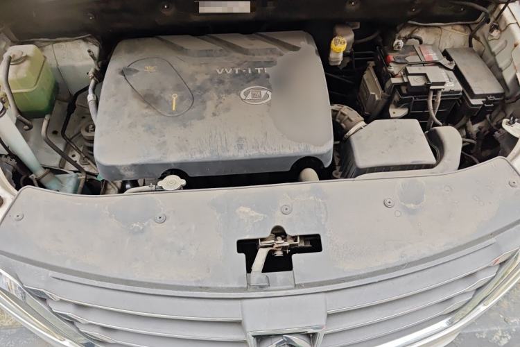 Used Baojun 560 2015 1.8L manual luxury version Engine Bay
