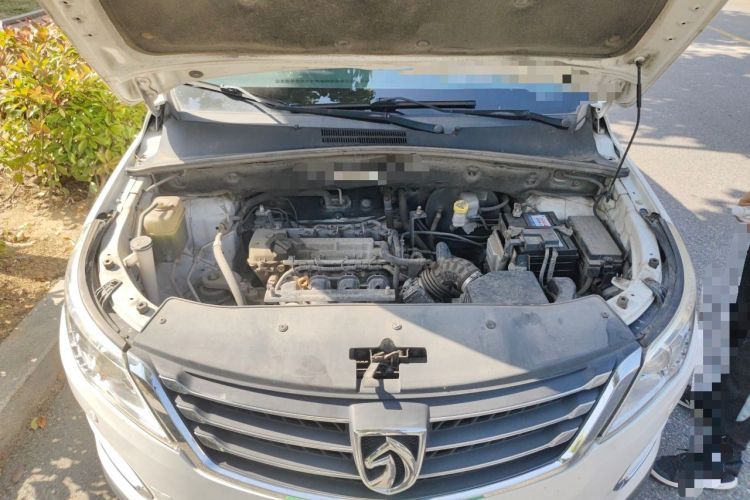 Used Baojun 560 2015 1.8L manual luxury version Engine Bay