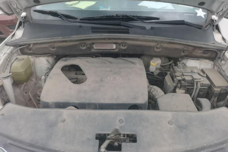 Used Baojun 560 2015 1.8L manual luxury version Engine Bay