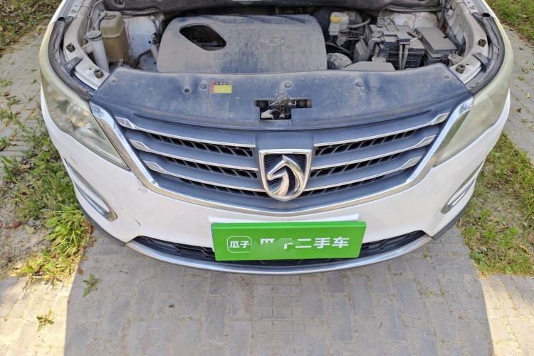 Used Baojun 560 2015 1.8L manual luxury version Engine Bay