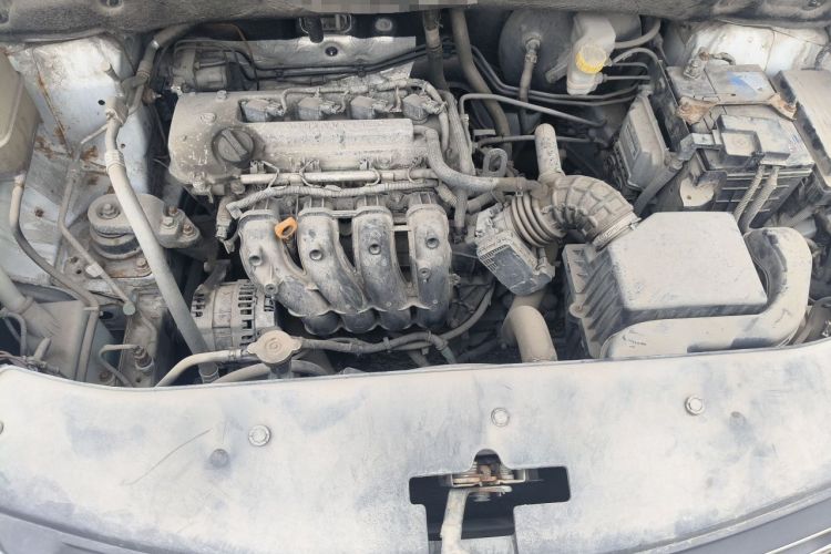 Used Baojun 560 2015 1.8L manual Comfort trim level Engine Bay