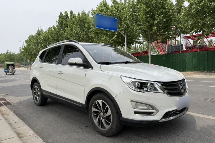 Used Baojun 560 2015 1.8L manual luxury version Exterior 2