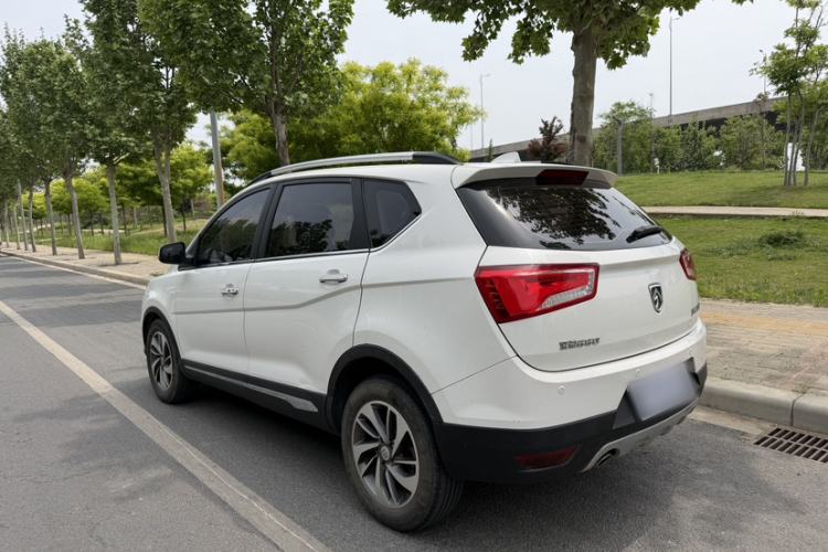 Used Baojun 560 2015 1.8L manual luxury version Exterior 3
