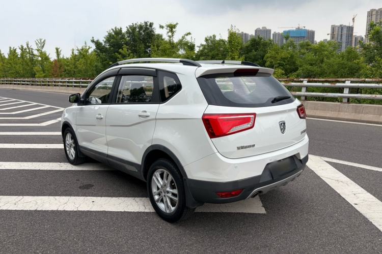 Used Baojun 560 2015 1.8L manual Comfort trim level Exterior 4