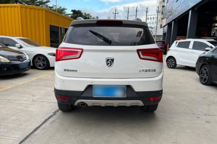 Used Baojun 560 2015 1.8L Manual Elite Edition Exterior 5