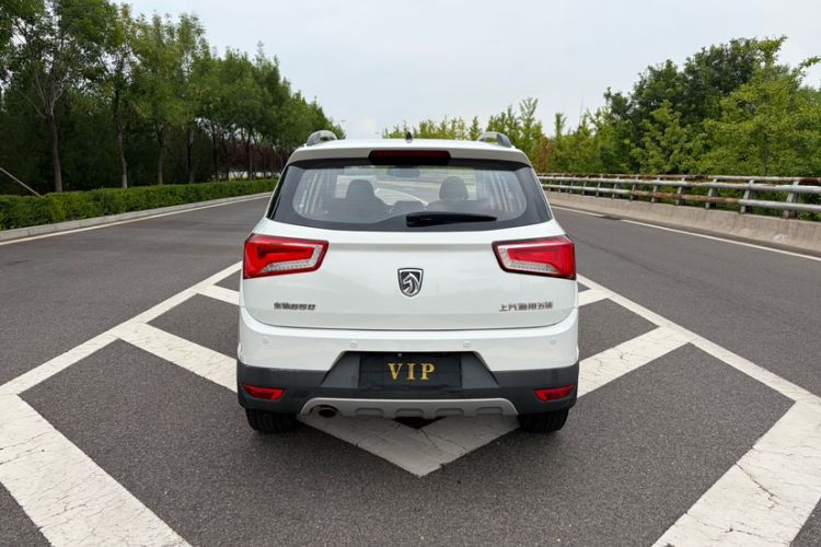 Used Baojun 560 2015 1.8L manual Comfort trim level Exterior 5