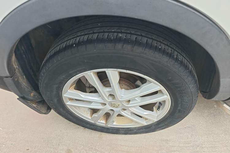 Used Baojun 560 2015 1.8L Manual Elite Edition Exterior 5
