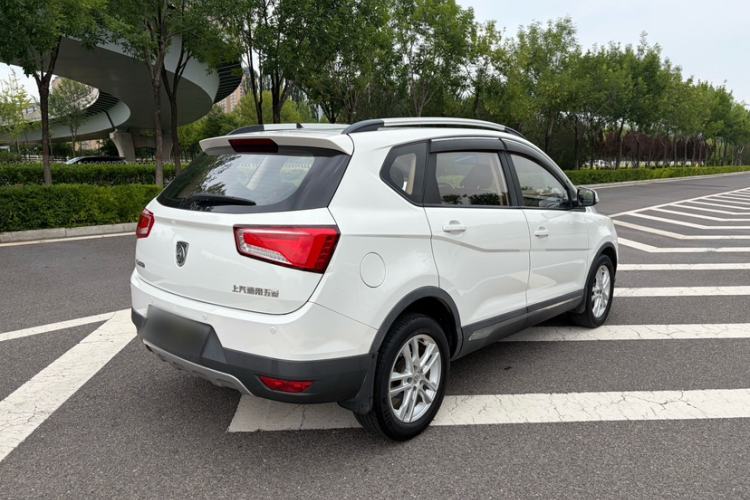 Used Baojun 560 2015 1.8L manual Comfort trim level Exterior 6