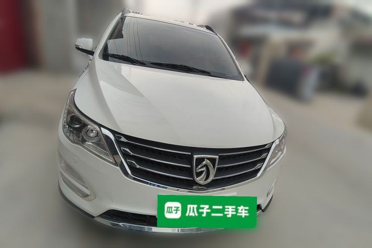 Used Baojun 560 2015 1.8L manual luxury version Front