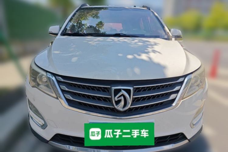 Used Baojun 560 2015 1.8L manual luxury version Front