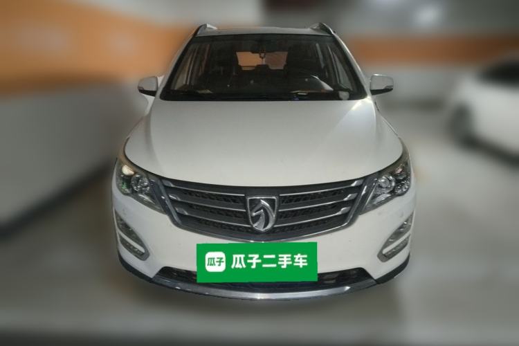 Used Baojun 560 2015 1.8L manual luxury version Front