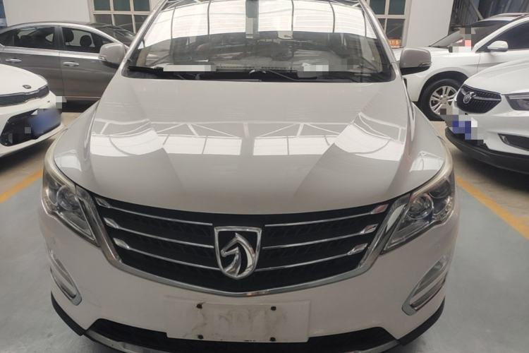 Used Baojun 560 2015 1.8L manual luxury version Front