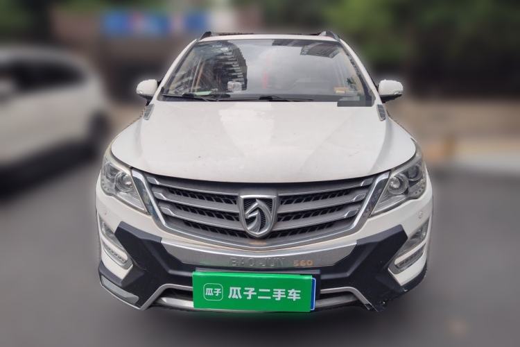 Used Baojun 560 2015 1.8L manual luxury version Front