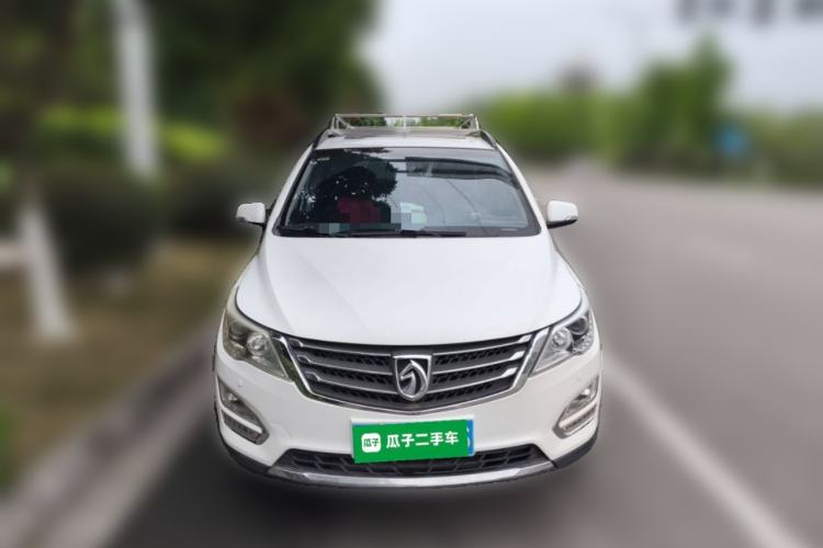 Used Baojun 560 2015 1.8L manual luxury version Front