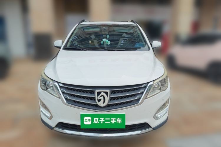 Used Baojun 560 2015 1.8L manual luxury version Front