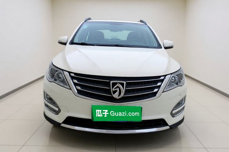 Used Baojun 560 2015 1.8L manual luxury version Front