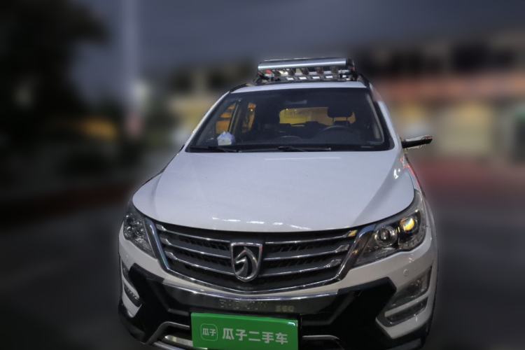 Used Baojun 560 2015 1.8L manual luxury version Front