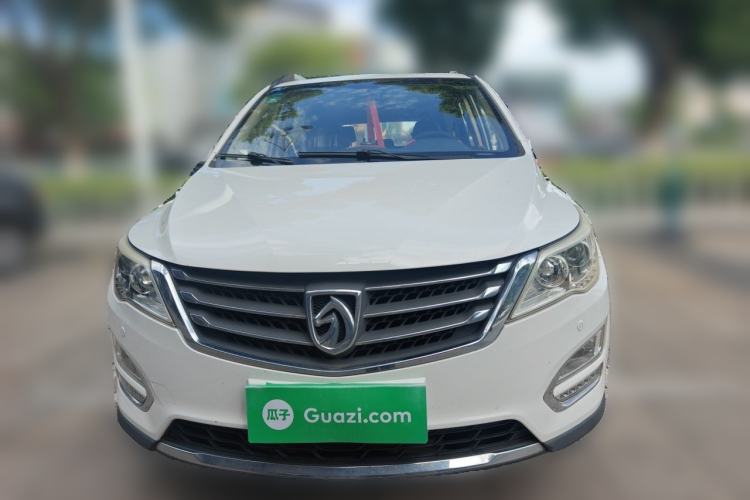 Used Baojun 560 2015 1.8L manual luxury version Front