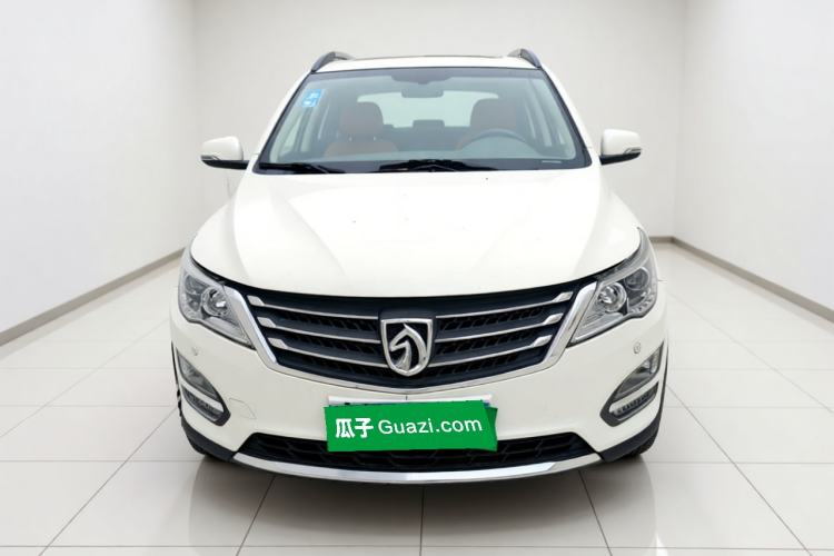 Used Baojun 560 2015 1.8L manual luxury version Front