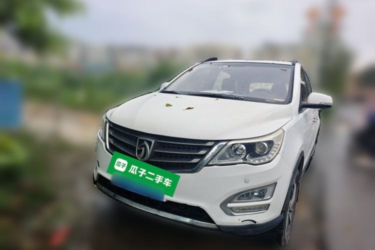 Used Baojun 560 2015 1.8L manual luxury version Front