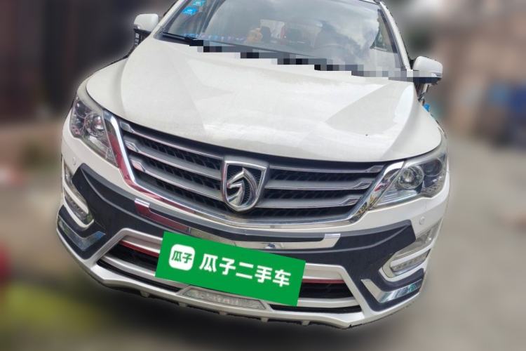 Used Baojun 560 2015 1.8L manual luxury version Front