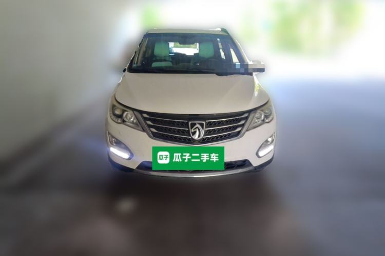 Used Baojun 560 2015 1.8L manual luxury version Front