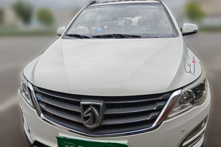 Used Baojun 560 2015 1.8L manual luxury version Front