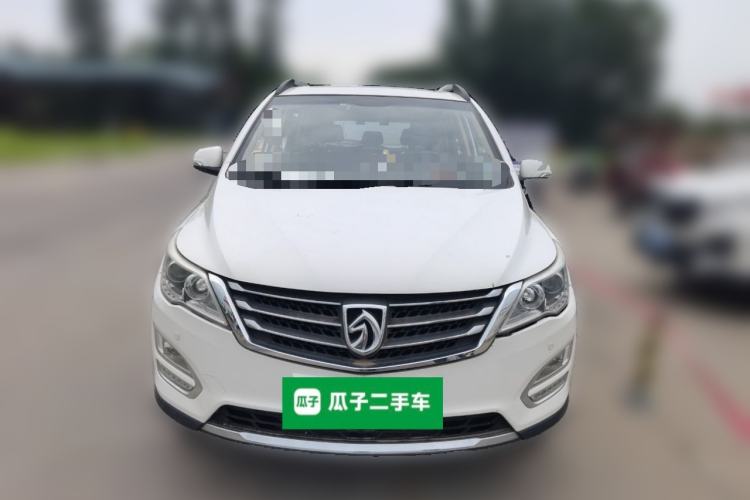 Used Baojun 560 2015 1.8L manual luxury version Front