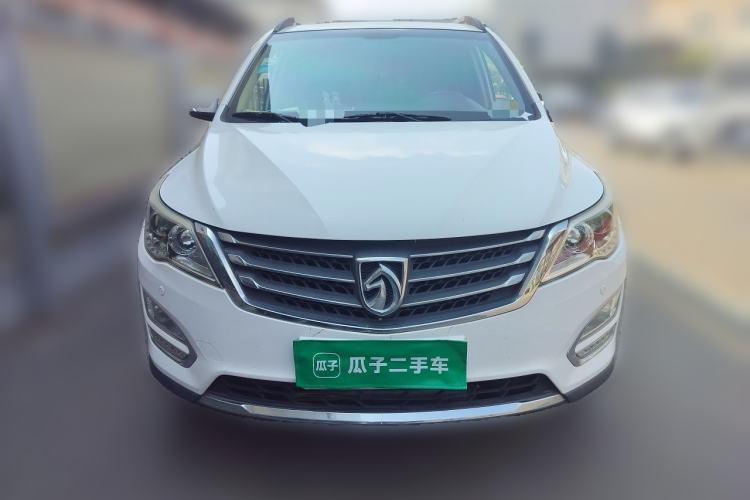 Used Baojun 560 2015 1.8L manual luxury version Front