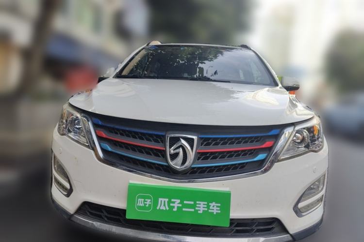 Used Baojun 560 2015 1.8L manual luxury version Front