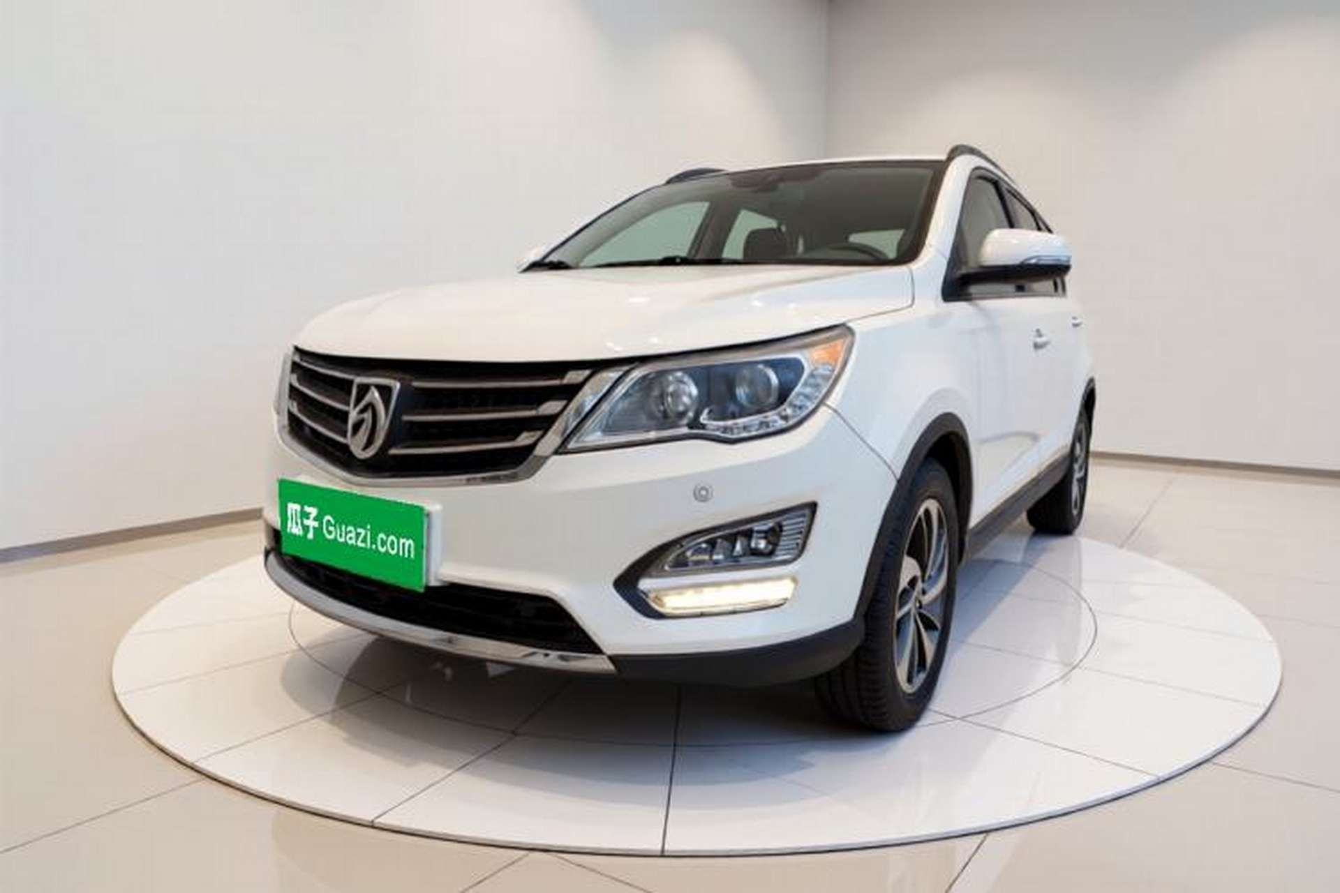 Used Baojun 560 2015 1.8L manual luxury version Front Left 45 Deg