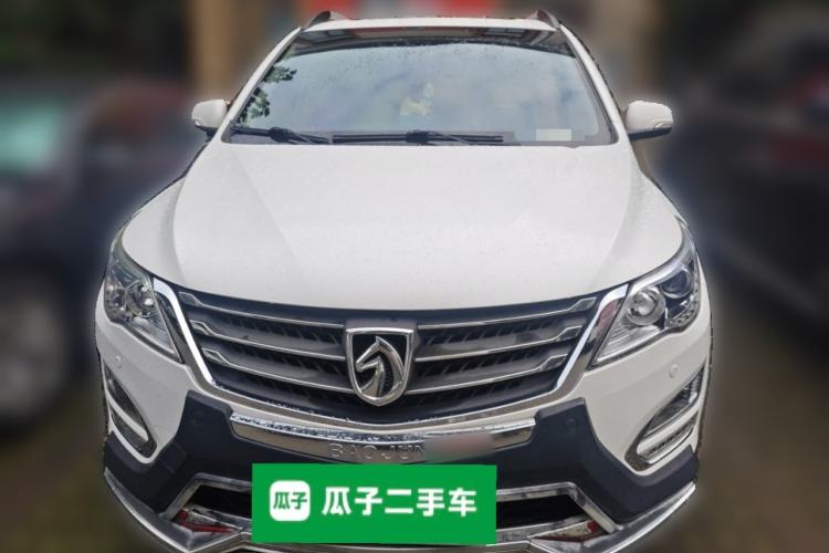 Used Baojun 560 2015 1.8L manual luxury version Front