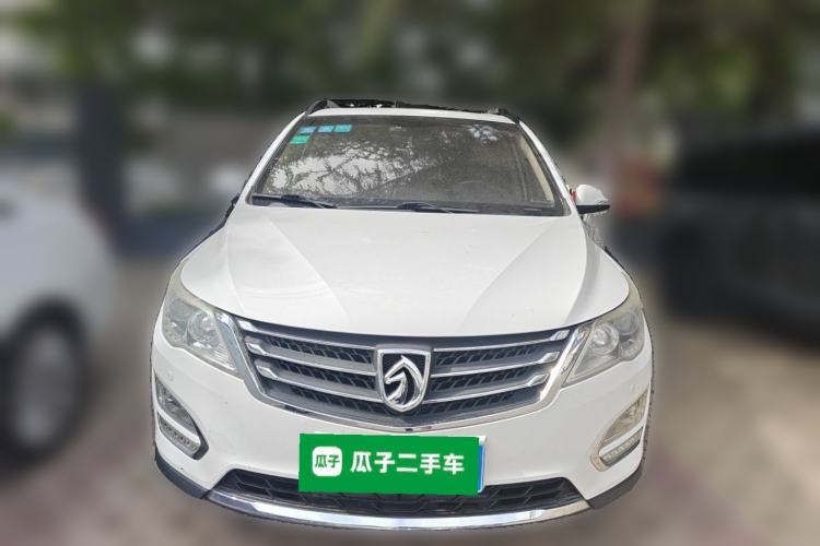 Used Baojun 560 2015 1.8L manual luxury version Front