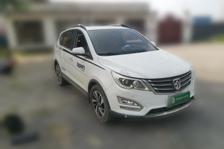 Used Baojun 560 2015 1.8L manual luxury version Front Right 45 Deg