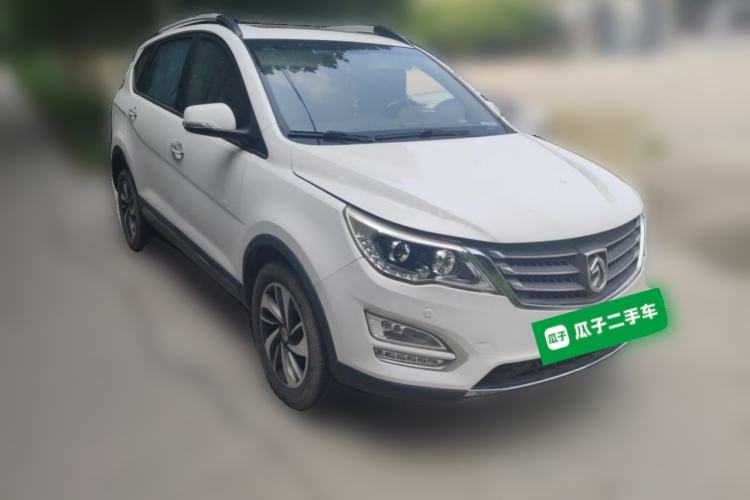 Used Baojun 560 2015 1.8L manual luxury version Front Right 45 Deg