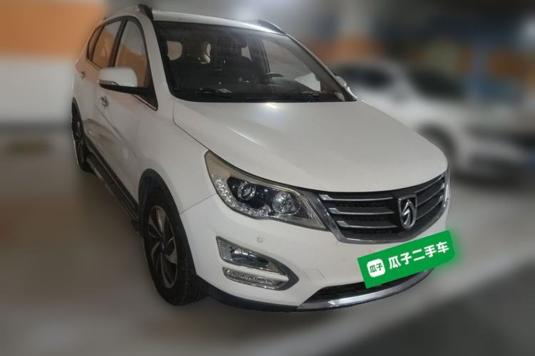 Used Baojun 560 2015 1.8L manual luxury version Front Right 45 Deg
