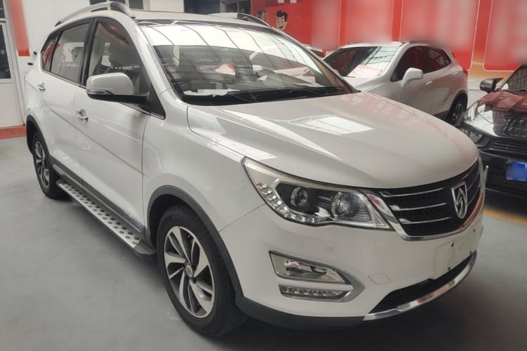 Used Baojun 560 2015 1.8L manual luxury version Front Right 45 Deg