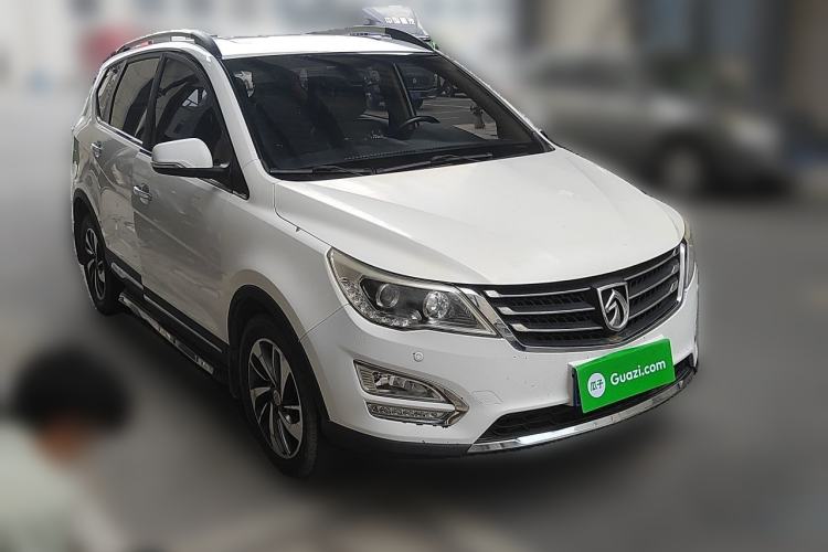 Used Baojun 560 2015 1.8L manual luxury version Front Right 45 Deg