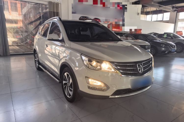 Used Baojun 560 2015 1.8L manual luxury version Front Right 45 Deg