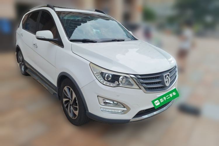 Used Baojun 560 2015 1.8L manual luxury version Front Right 45 Deg
