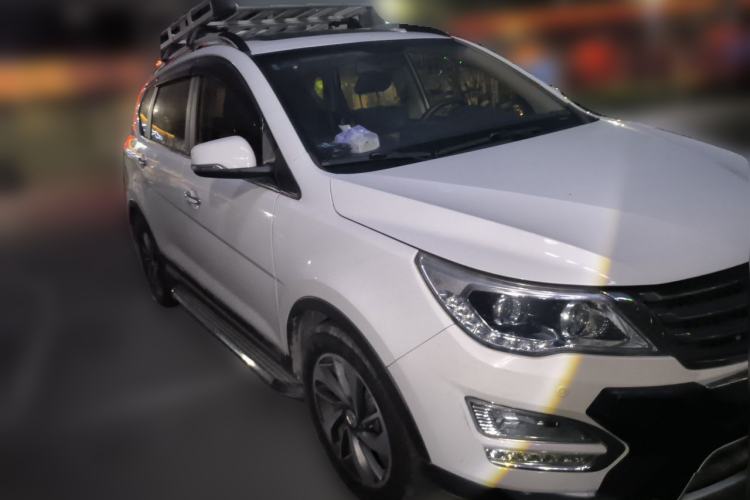 Used Baojun 560 2015 1.8L manual luxury version Front Right 45 Deg