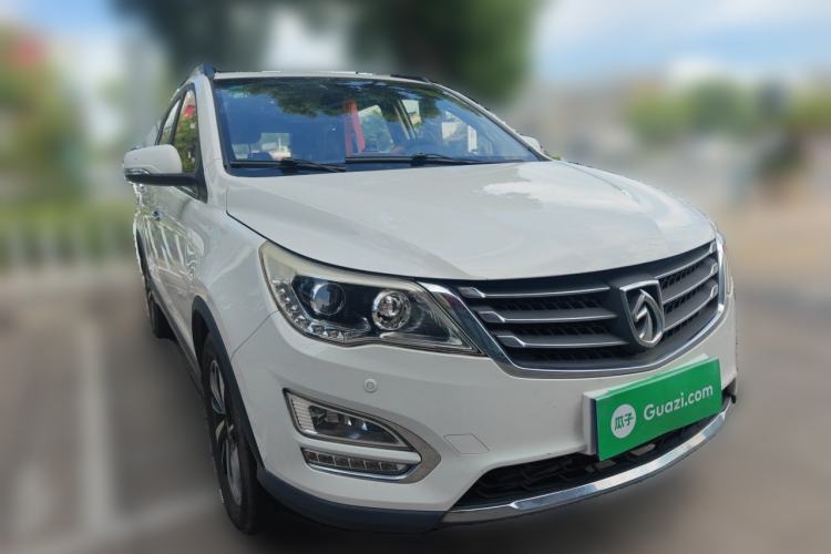 Used Baojun 560 2015 1.8L manual luxury version Front Right 45 Deg