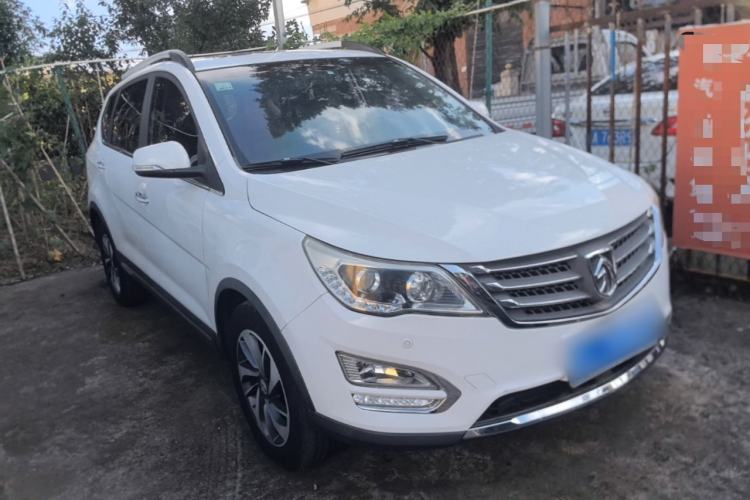 Used Baojun 560 2015 1.8L manual luxury version Front Right 45 Deg