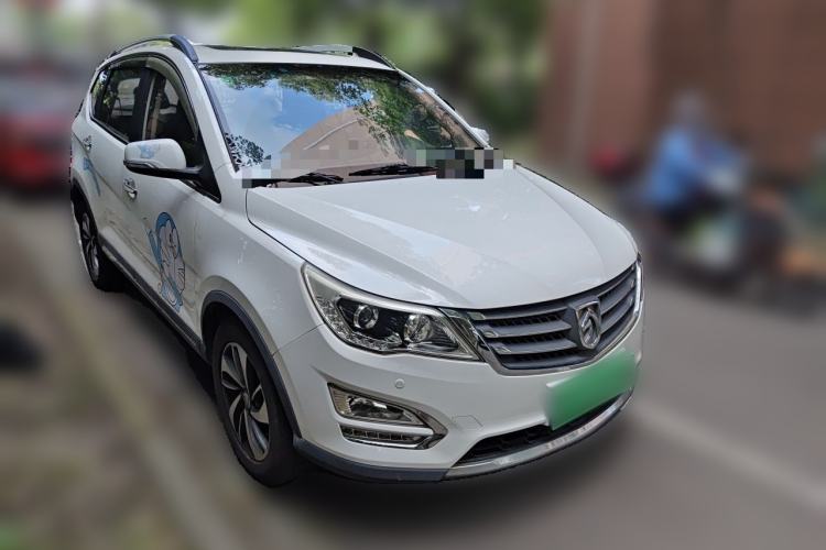 Used Baojun 560 2015 1.8L manual luxury version Front Right 45 Deg