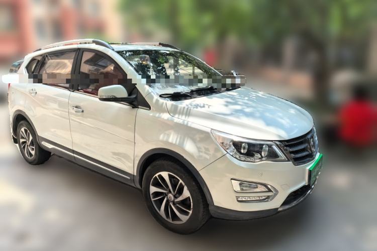 Used Baojun 560 2015 1.8L manual luxury version Front Right 45 Deg