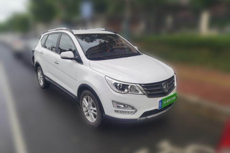 Used Baojun 560 2015 1.8L Manual Elite Edition Front Right 45 Deg